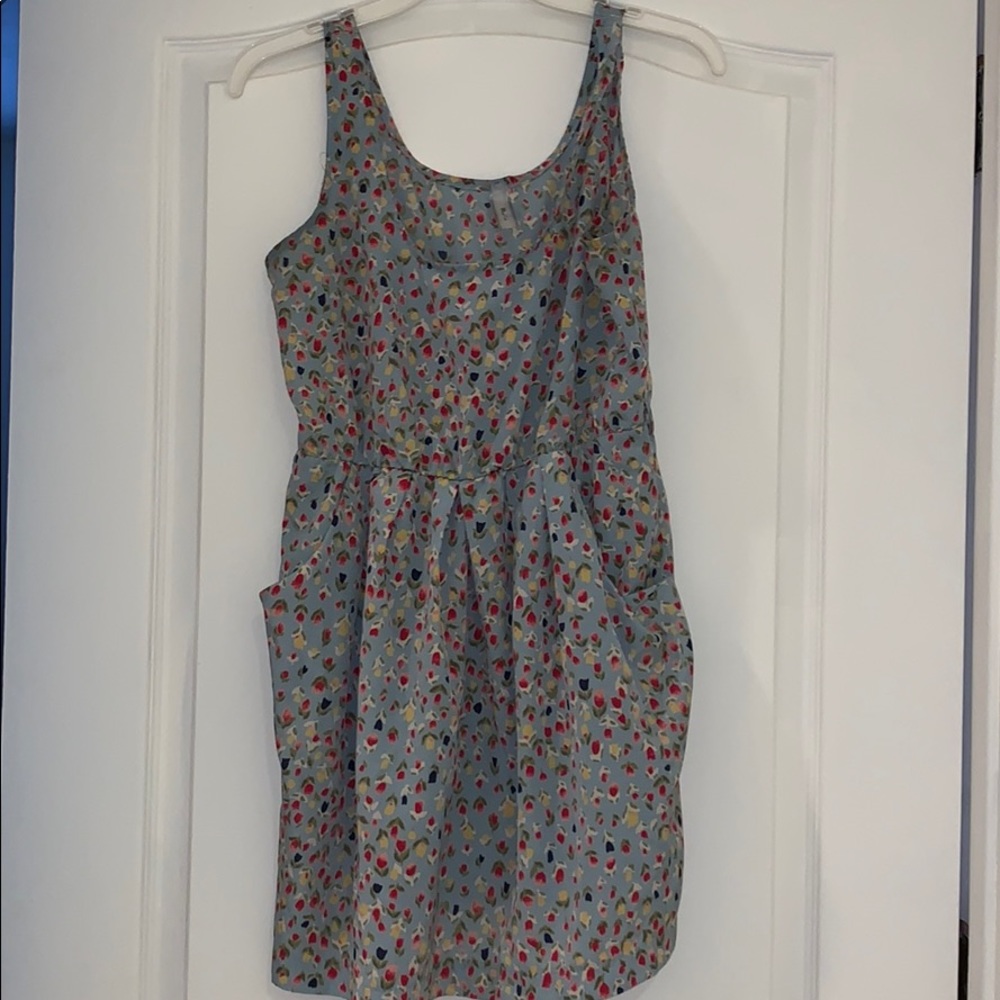Tulip casual dress with pockets